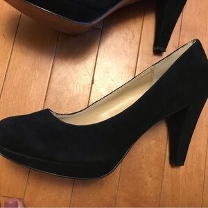 Womens Adrienne Vittadini Size 10 Black Vegan Suede Heels Rounded Toe 4” Heel